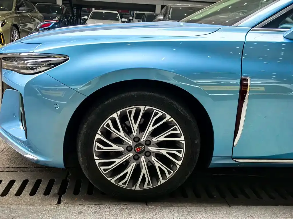Hongqi H5 — фото 2