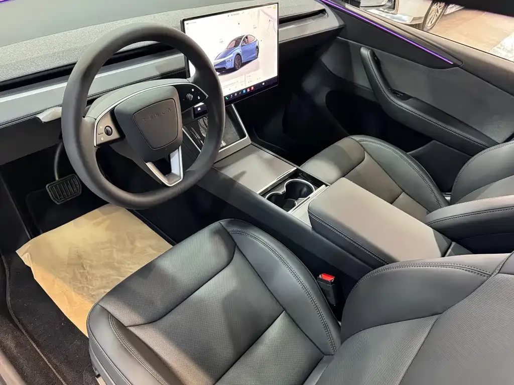 Tesla Model Y — фото 8