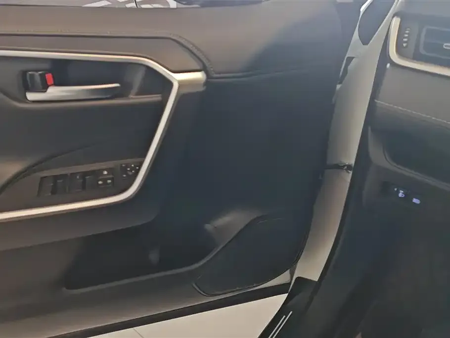 Toyota Wildlander 2021 из CN, фото 6