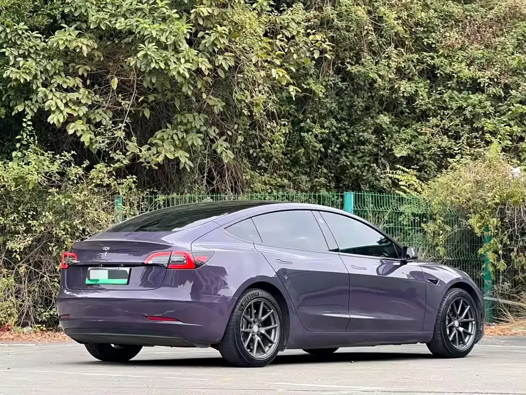 Tesla Model 3 — фото 10