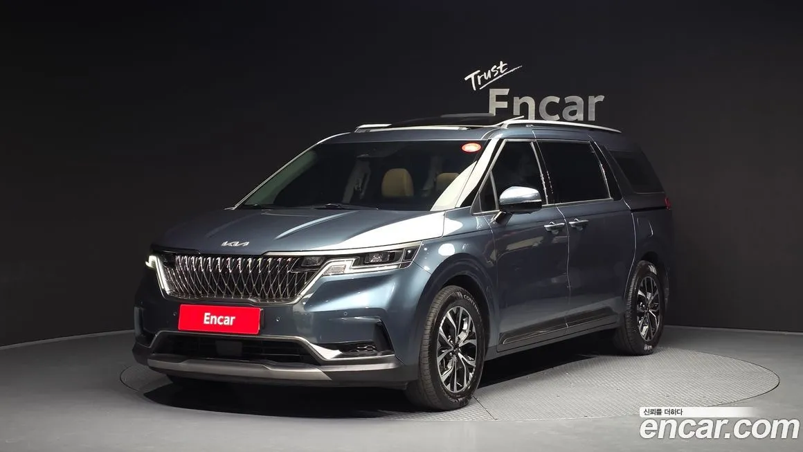 Kia Carnival — фото 1