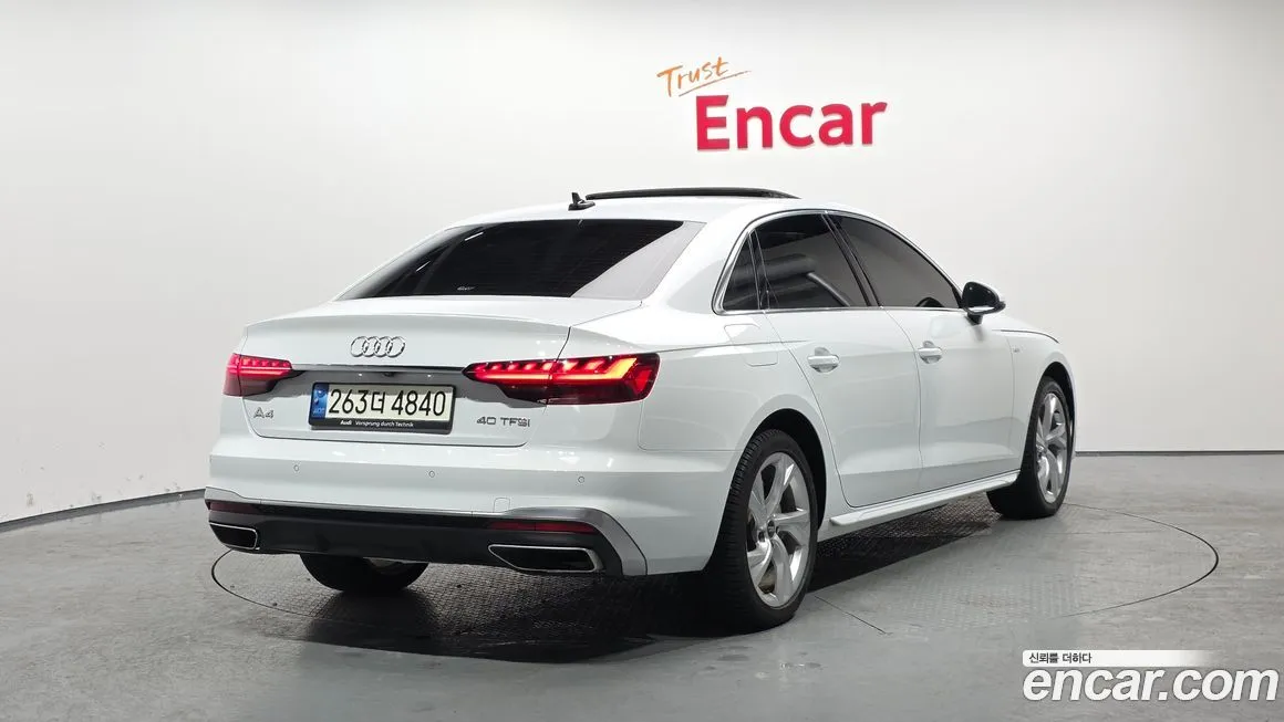 Audi A4 — фото 5