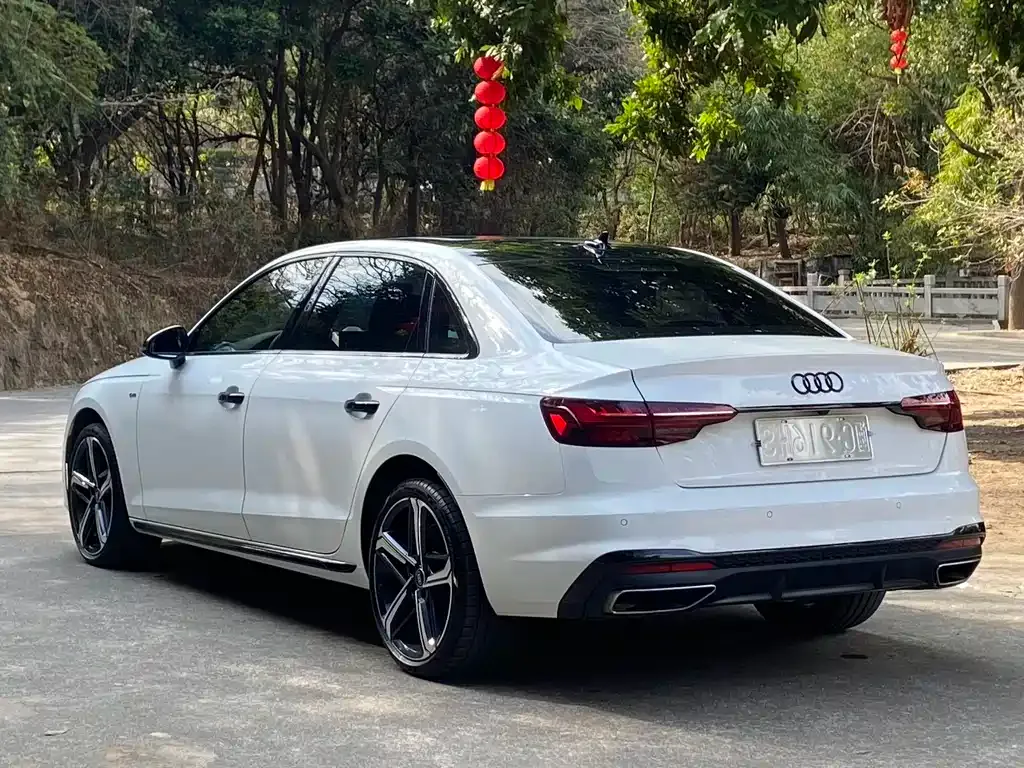 Audi A4L — фото 9