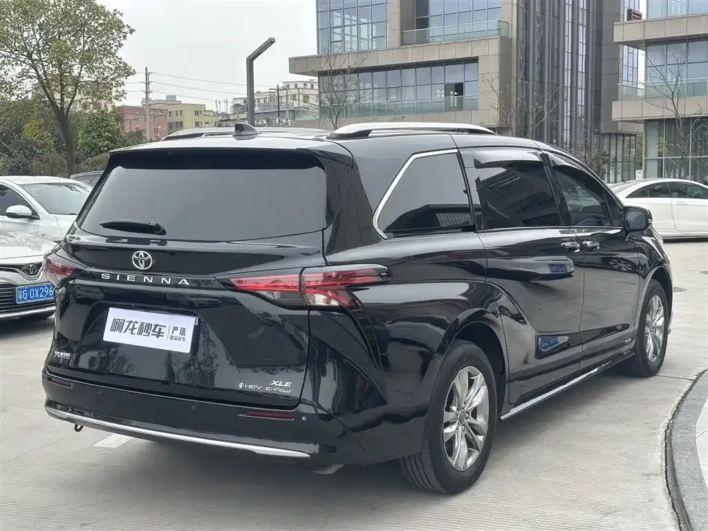 Toyota Sienna 2024 из CN, фото 9