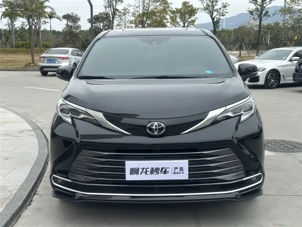 Toyota Sienna 2024 из CN, фото 4