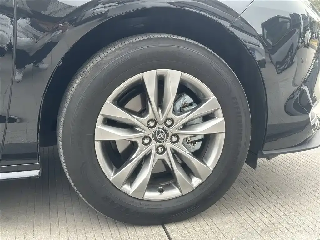 Toyota Sienna 2024 из CN, фото 2