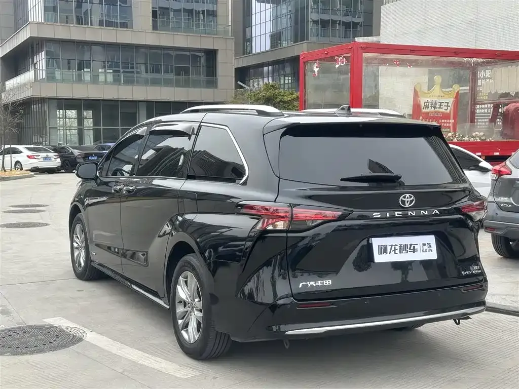 Toyota Sienna 2024 из CN, фото 5