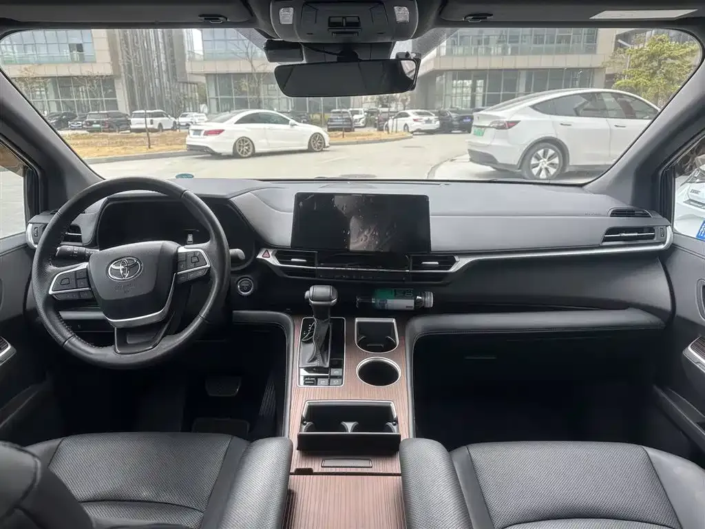 Toyota Sienna 2024 из CN, фото 10