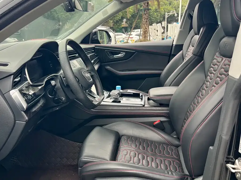 Audi Q8 2022 из CN, фото 2