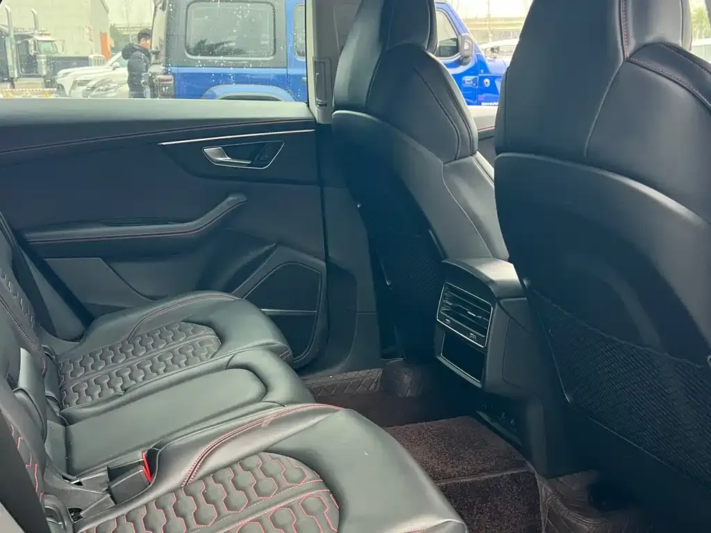 Audi Q8 2022 из CN, фото 5