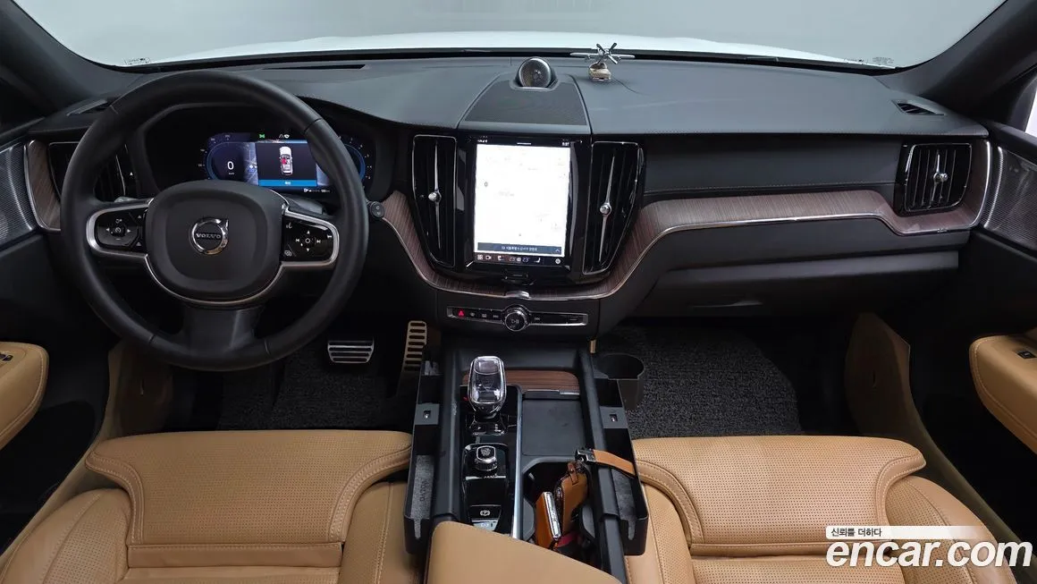 Volvo XC60 2023 из KR, фото 8