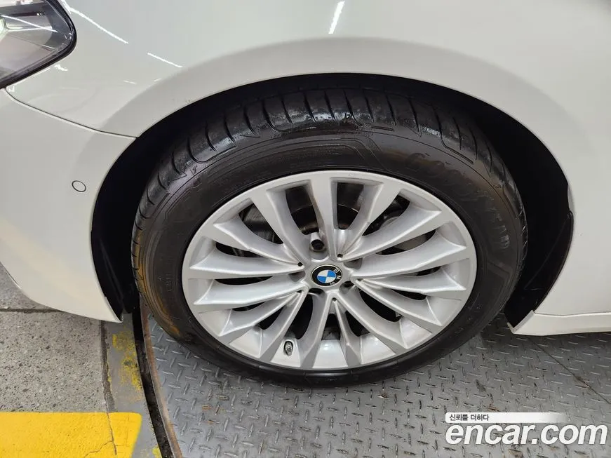 BMW 5-Series 2022 из KR, фото 3