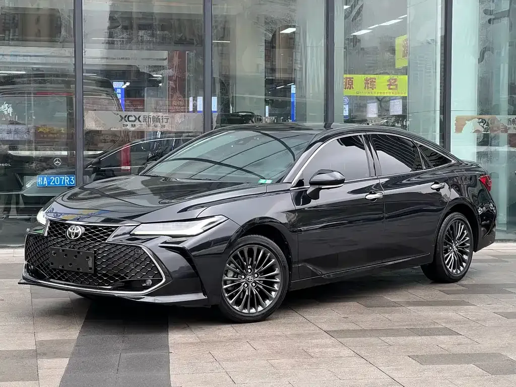 Toyota Avalon 2023 из CN, фото 1