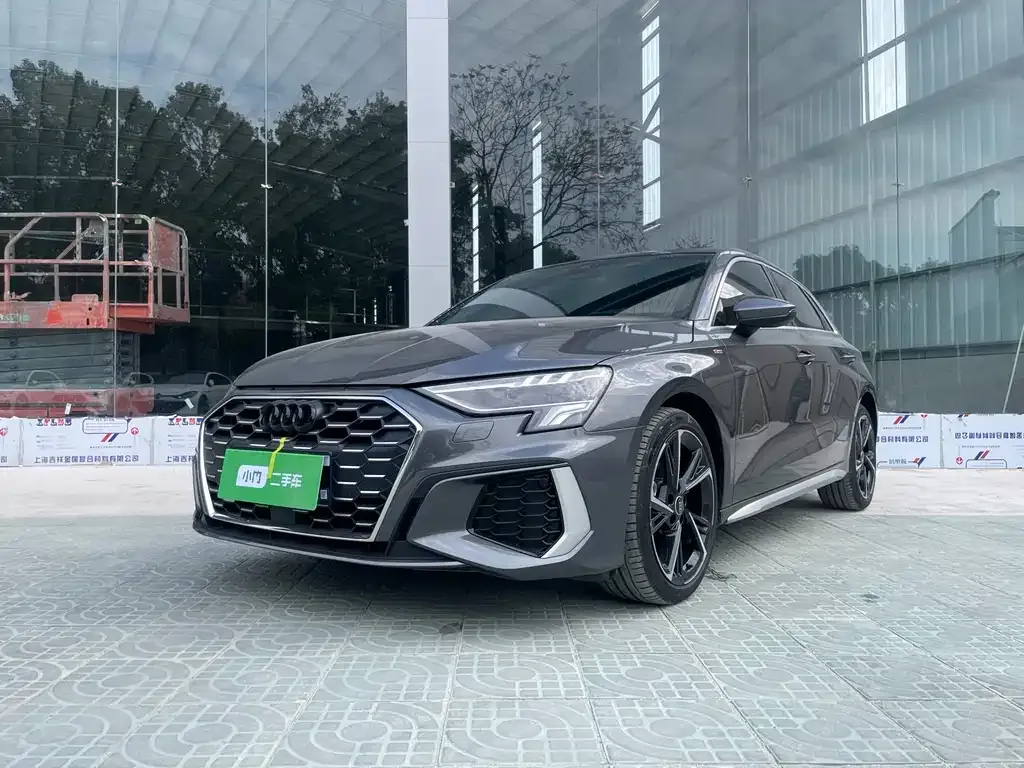 Audi A3 2023 из CN, фото 1