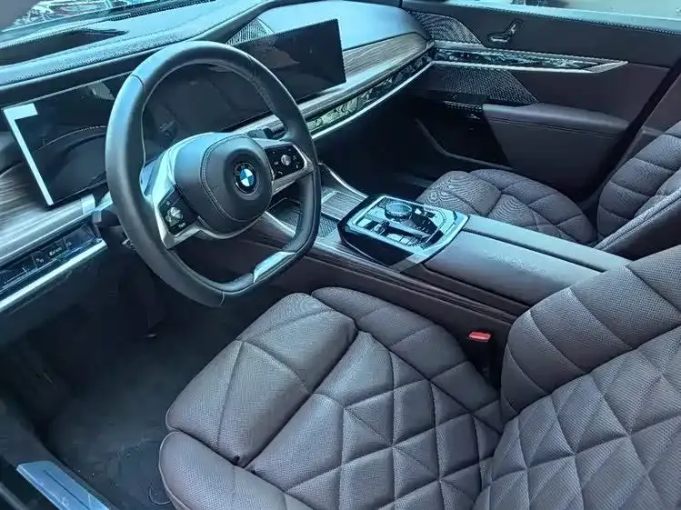 BMW 7 Series — фото 4