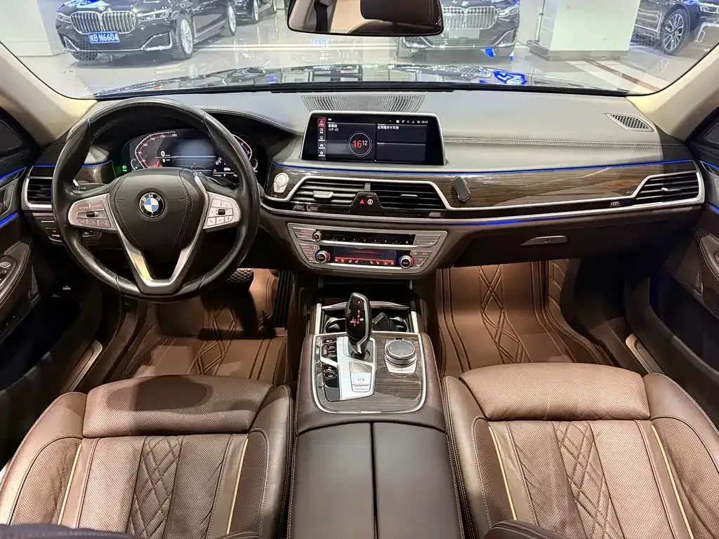 BMW 7 Series 2021 из CN, фото 8
