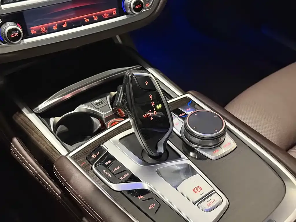 BMW 7 Series 2021 из CN, фото 7