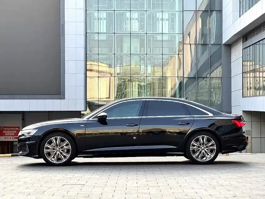Audi A6L — фото 9
