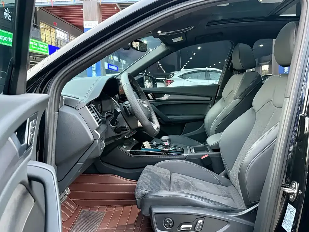 Audi Q5L Sportback — фото 4