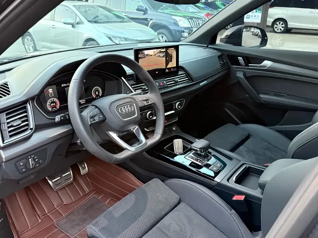 Audi Q5L Sportback — фото 8