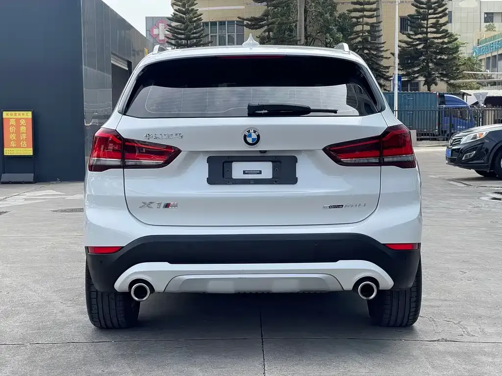 BMW X1 — фото 8