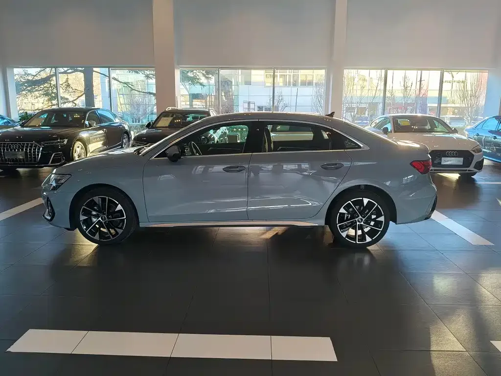Audi A3 2024 из CN, фото 10