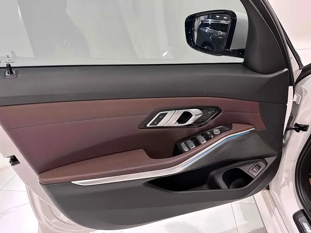 BMW 3 Series 2024 из CN, фото 5