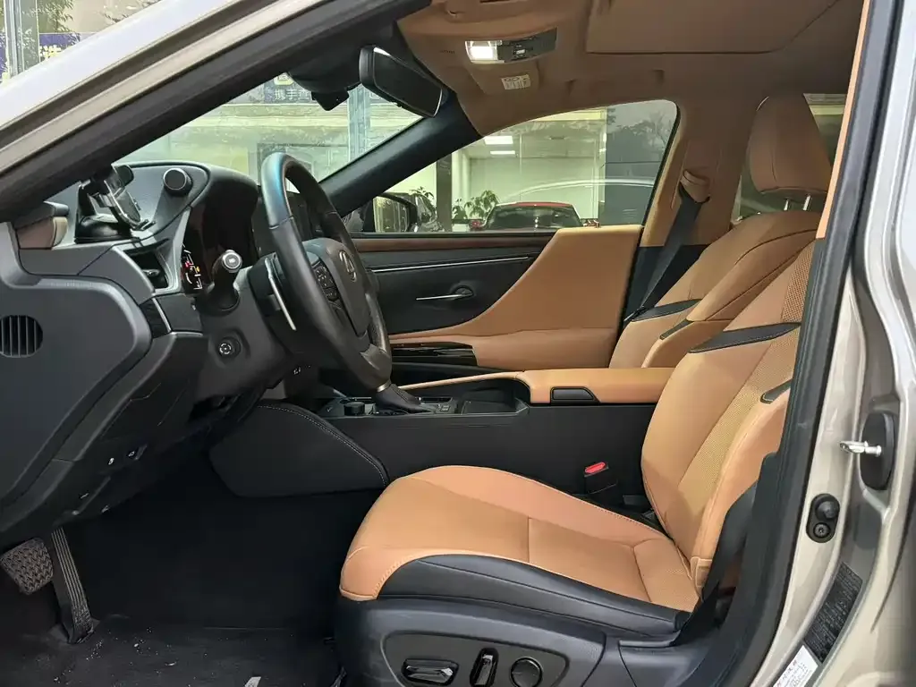Lexus ES 2024 из CN, фото 2