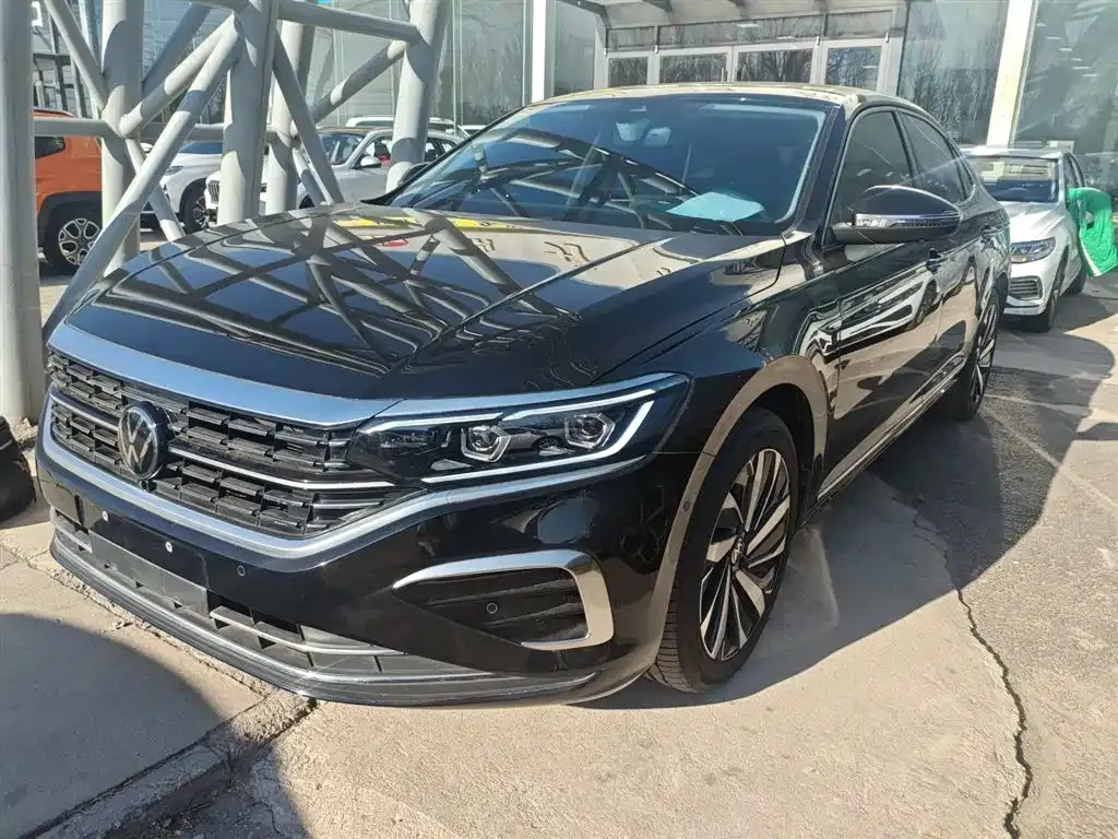 Volkswagen Passat — фото 1