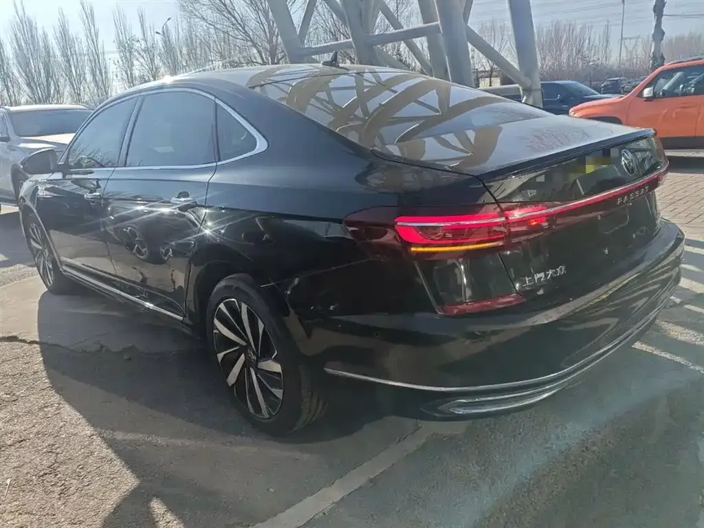 Volkswagen Passat — фото 7