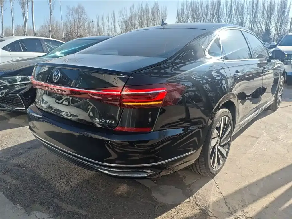 Volkswagen Passat — фото 6