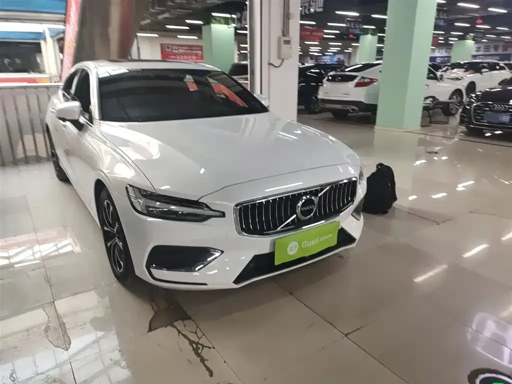 Volvo S60 2021 из CN, фото 5