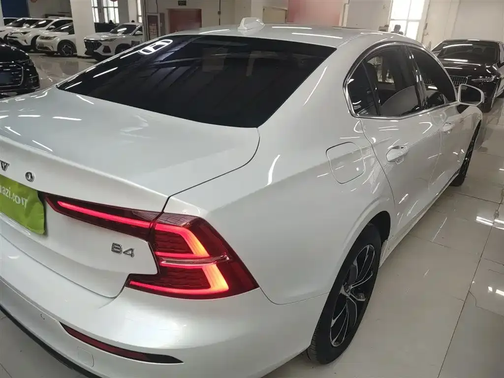 Volvo S60 2021 из CN, фото 6