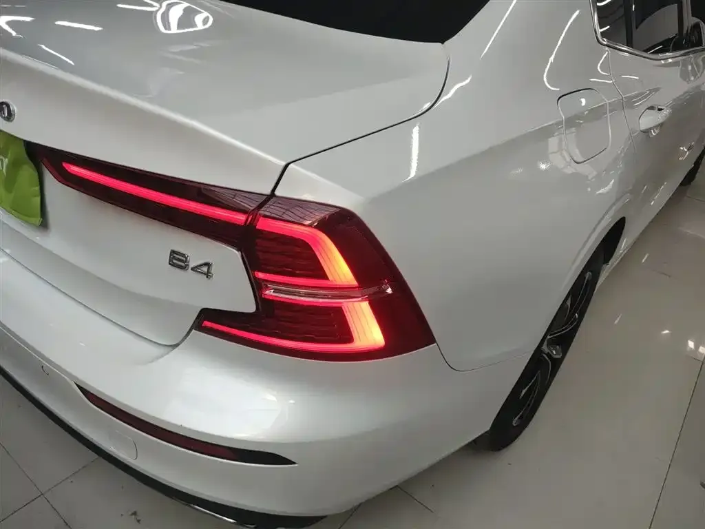 Volvo S60 2021 из CN, фото 8