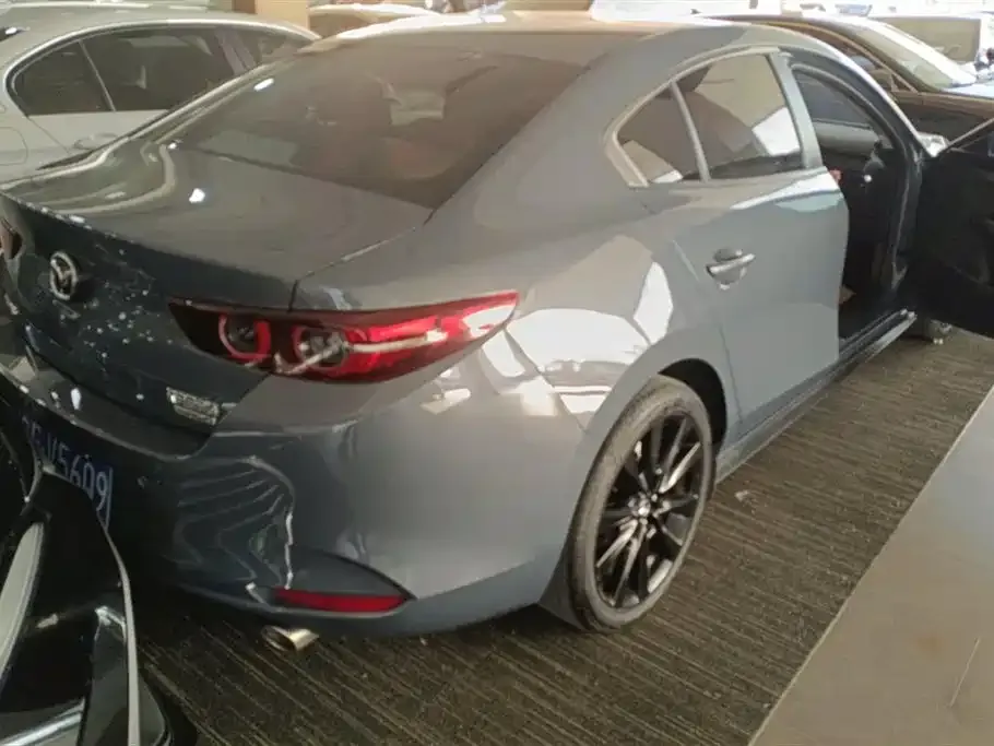 Mazda 3 Axela 2023 из CN, фото 2