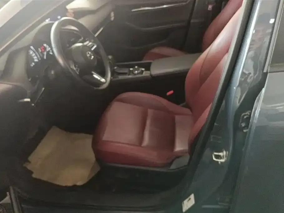 Mazda 3 Axela 2023 из CN, фото 8
