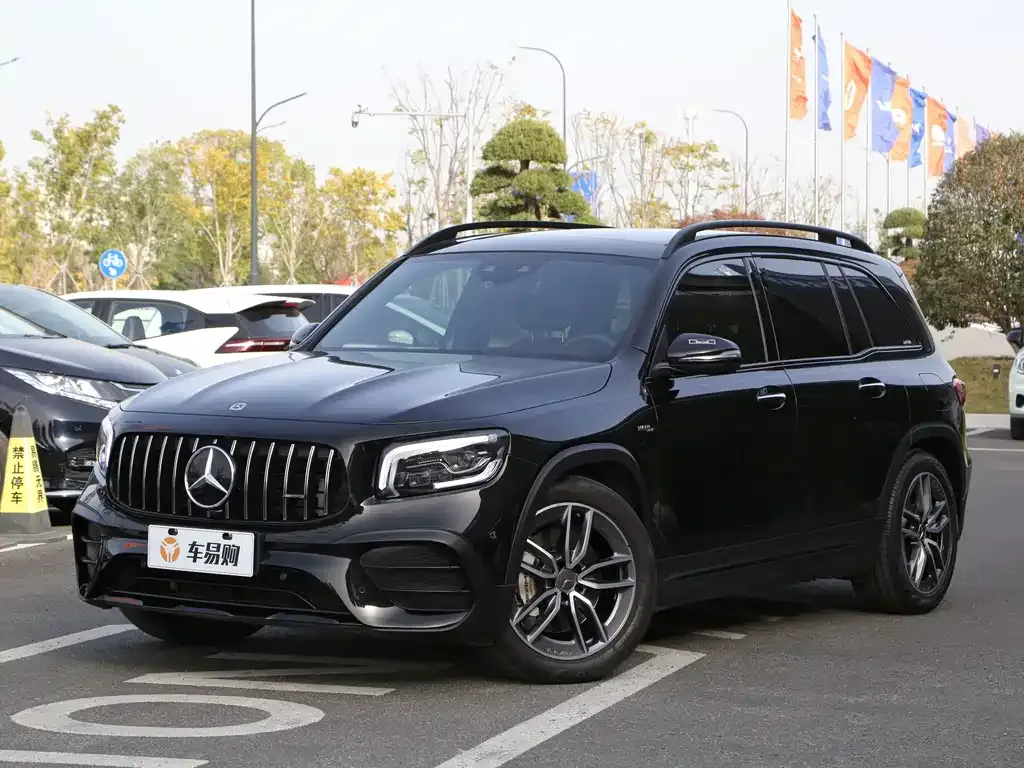 Mercedes-Benz GLB AMG — фото 1