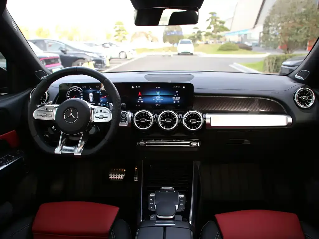 Mercedes-Benz GLB AMG — фото 4