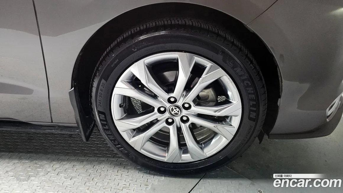 Toyota Sienna — фото 10