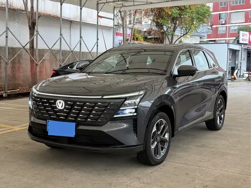 Changan CS75PLUS — фото 1