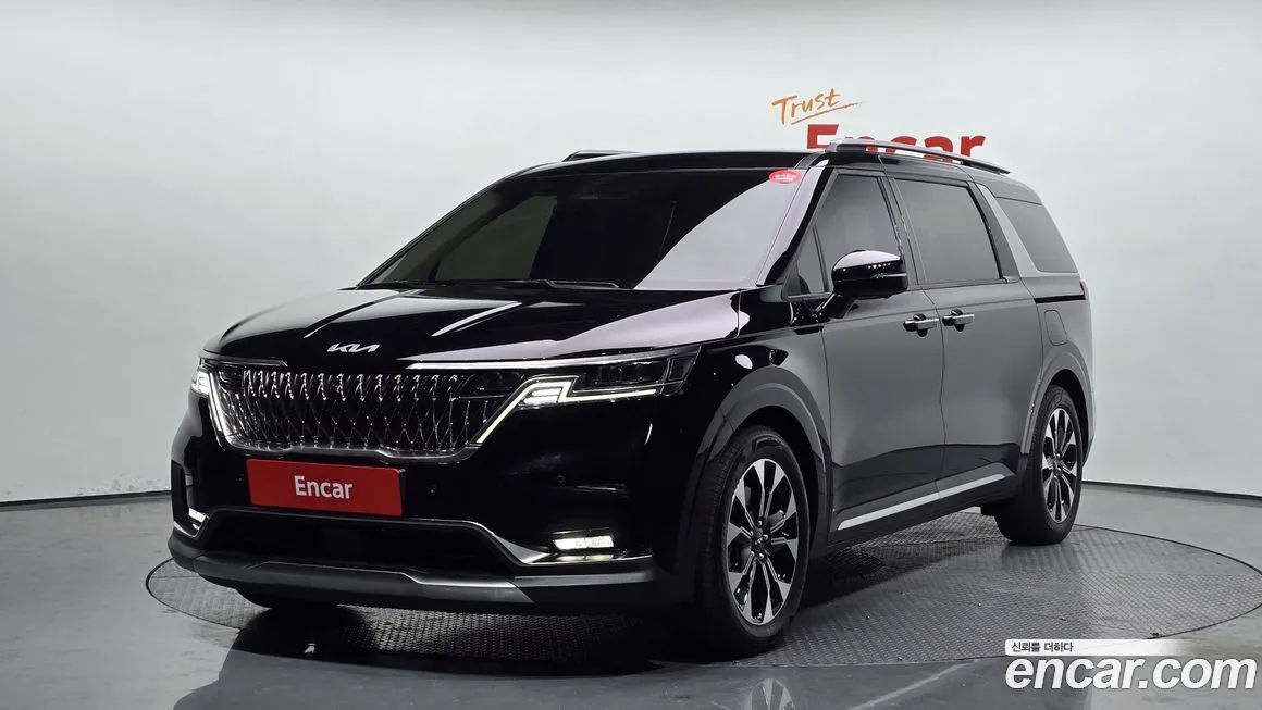 Kia Carnival — фото 1