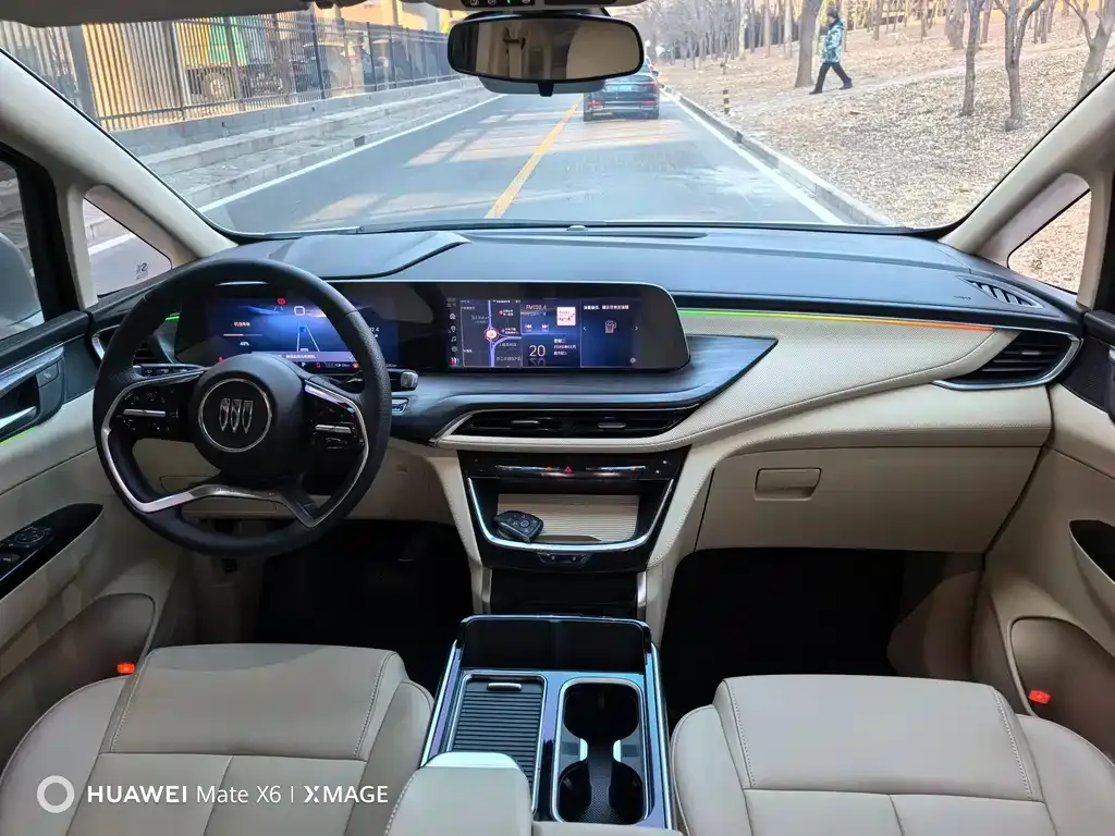 Buick GL8 Hybrid — фото 2