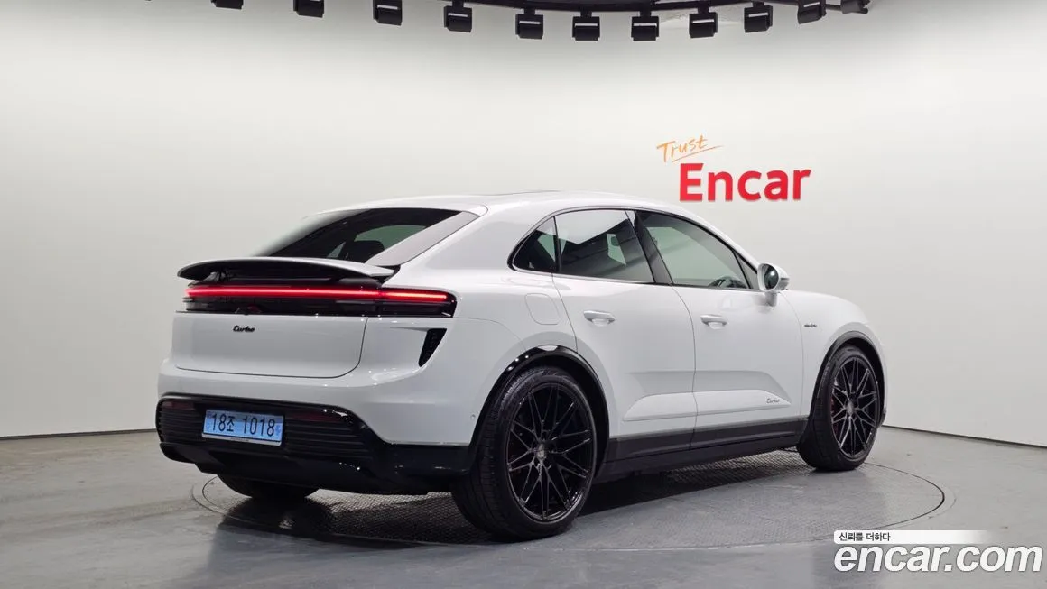 Porsche Macan 2025 из KR, фото 2