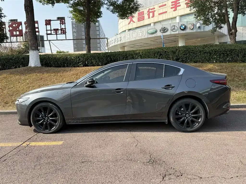 Mazda 3 Axela — фото 10
