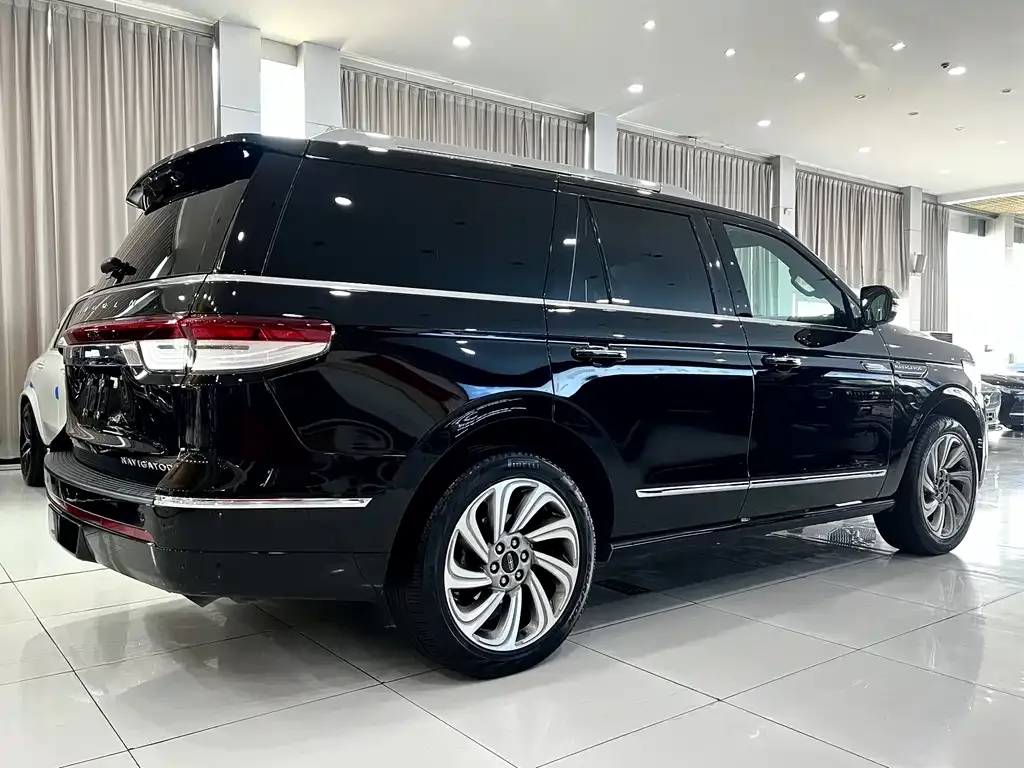 Lincoln Navigator — фото 6