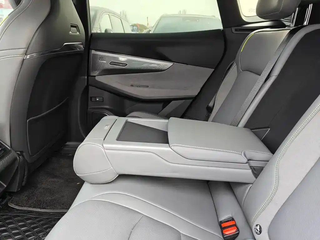 Lynk & Co 08 EM-P 2024 из CN, фото 2