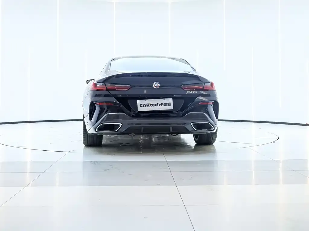 BMW 8 Series — фото 3