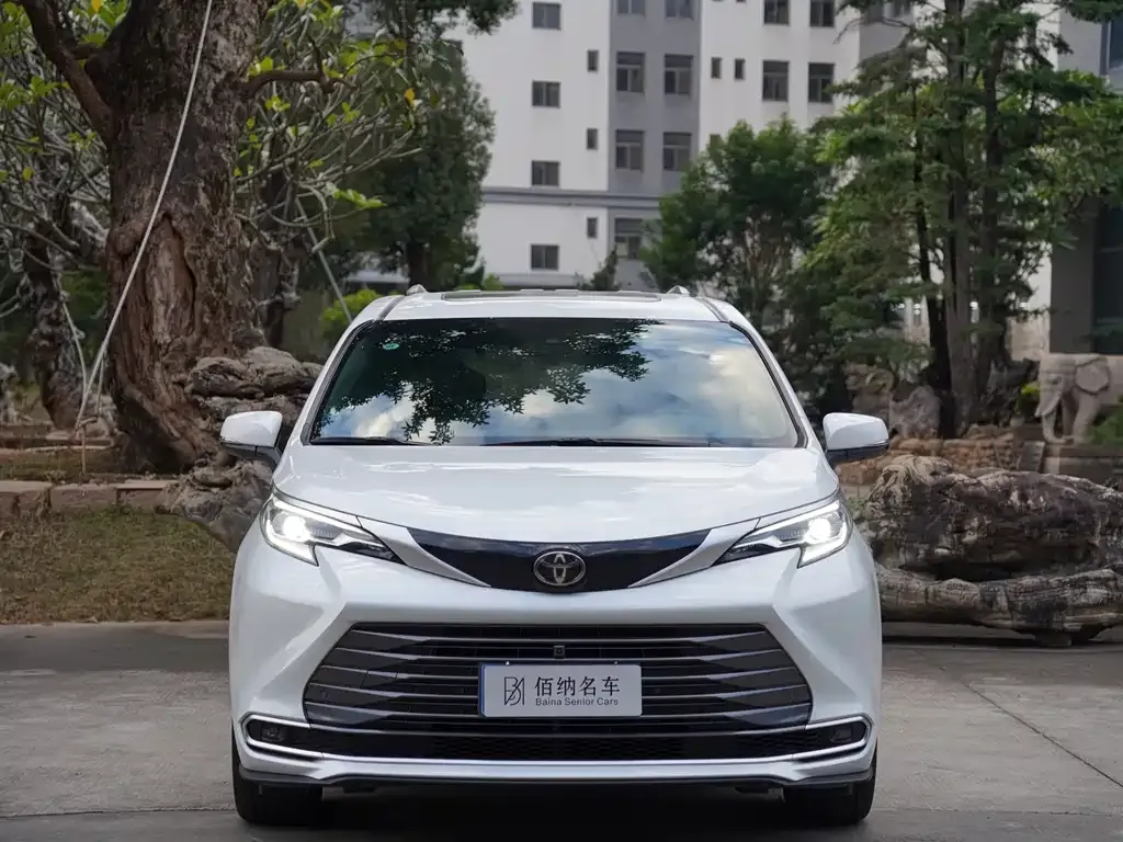 Toyota Sienna 2024 из CN, фото 7