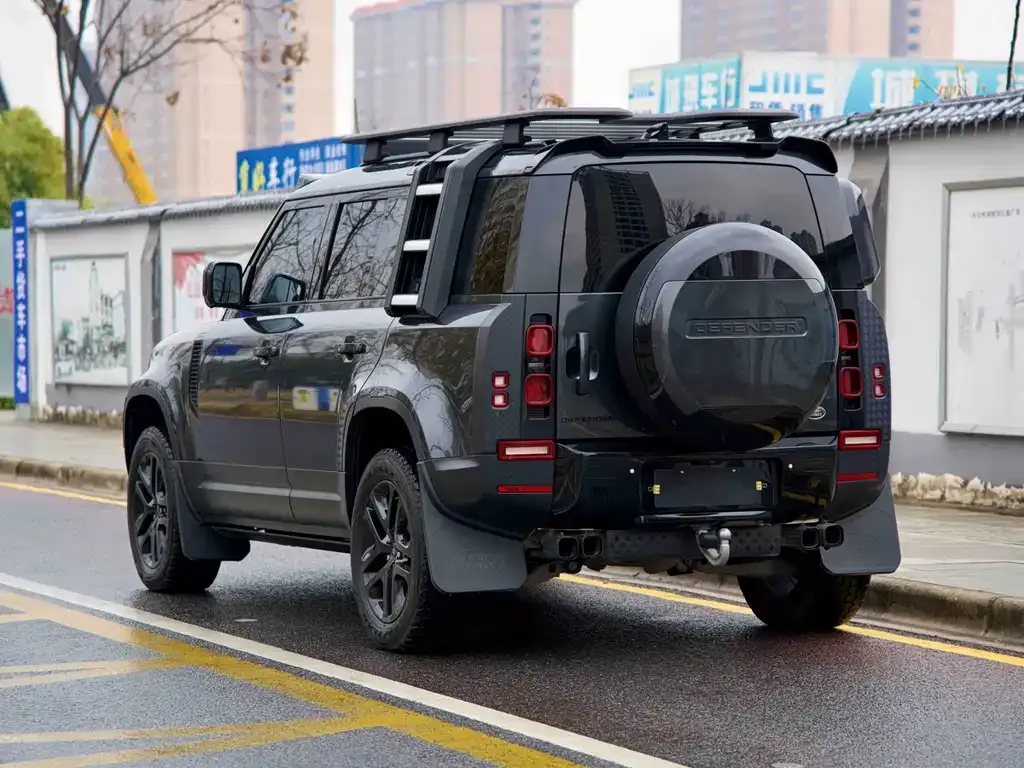 Land Rover Defender — фото 10
