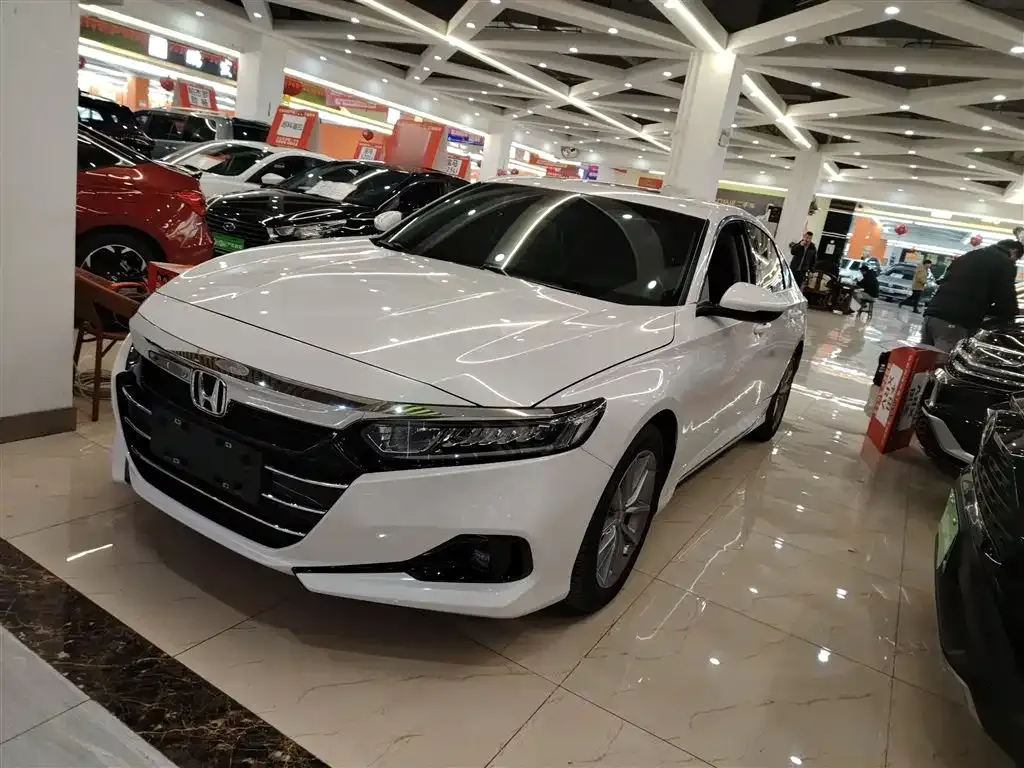 Honda Accord — фото 10